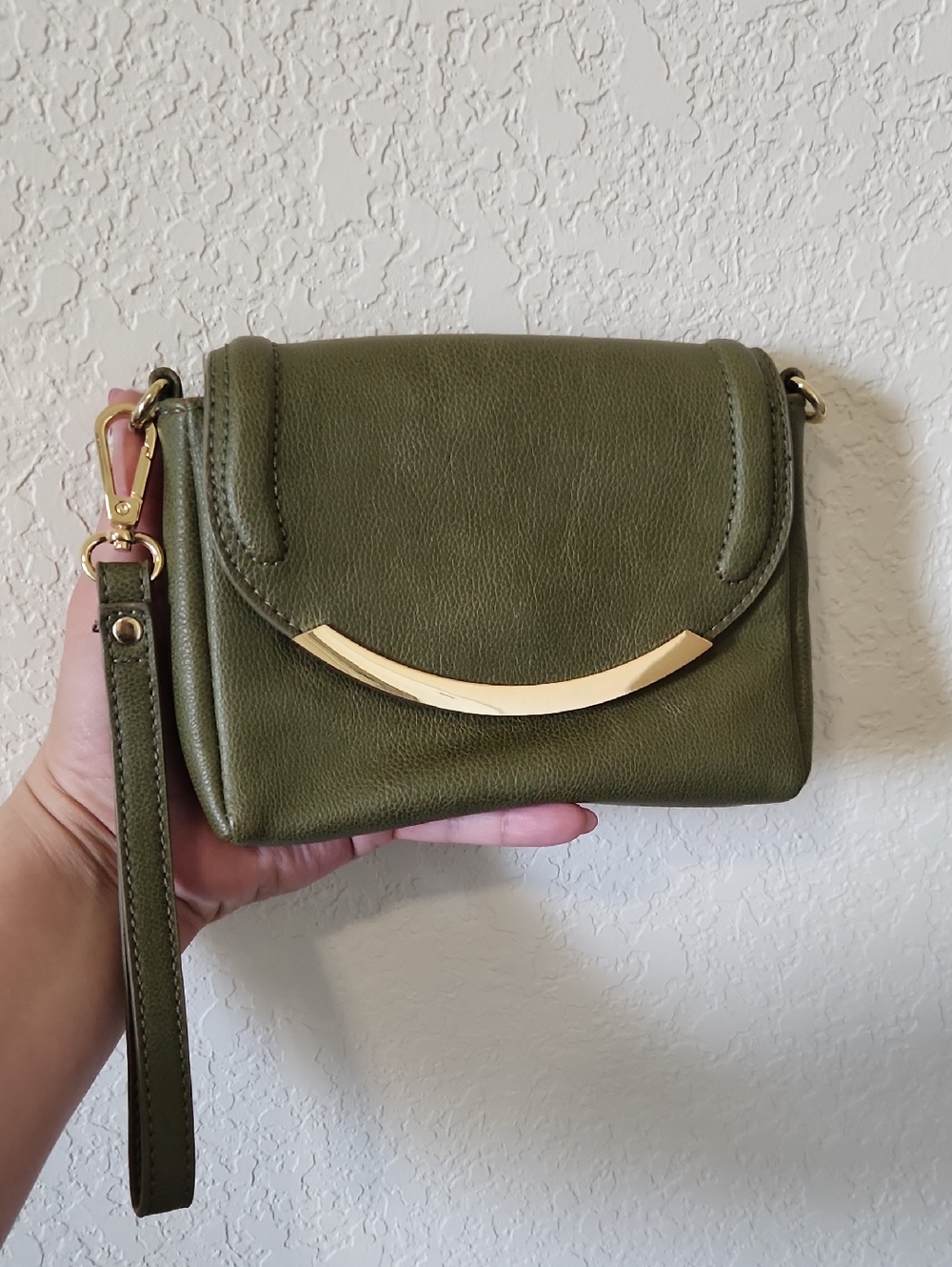 Charmin Charlie Olive Green Leather Wristlet Crossbody Bag